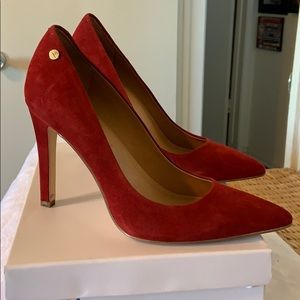 Calvin Klein suede pumps in good condition